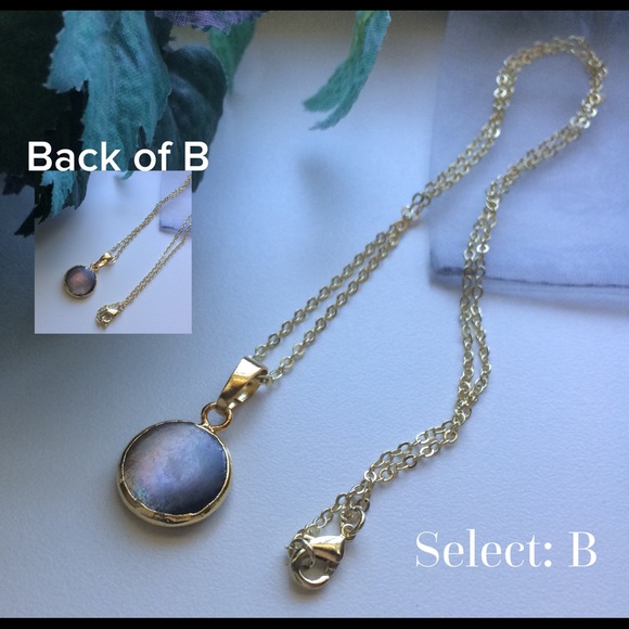 Dainty Mother-of-Pearl 18K Gold plated - Picture 2 of 6